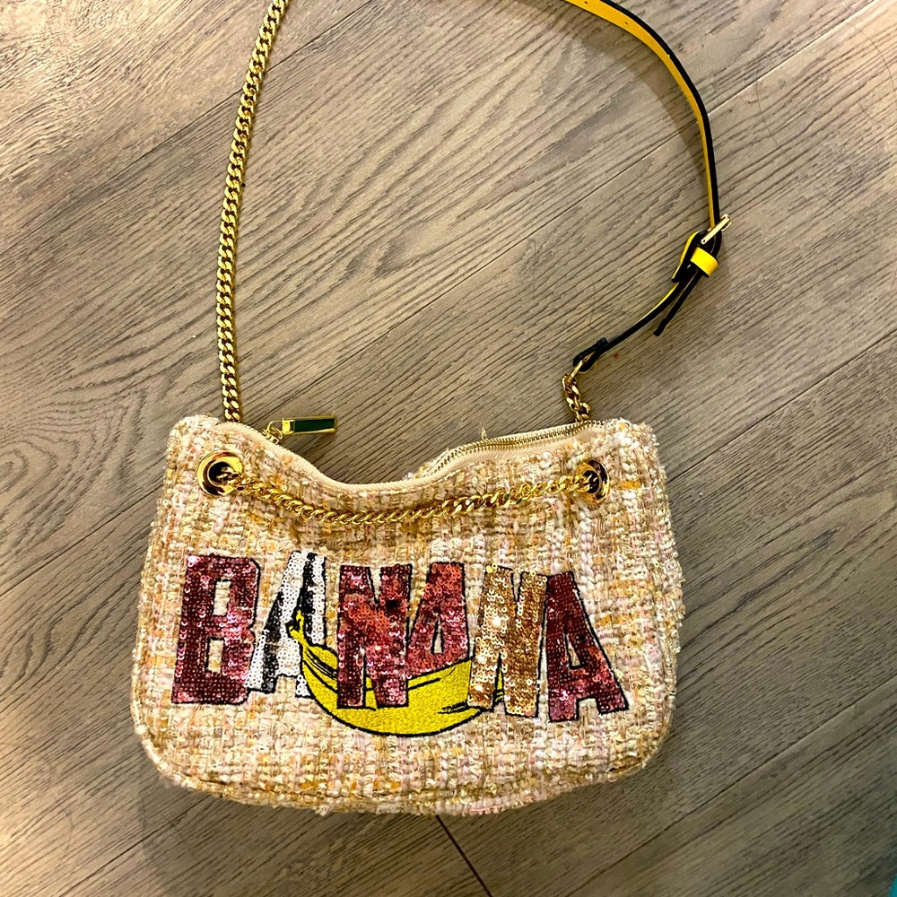 Banana purse Zara